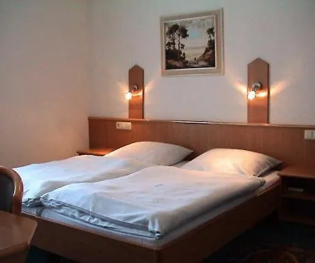 Garni Kreuzaecker Ульм